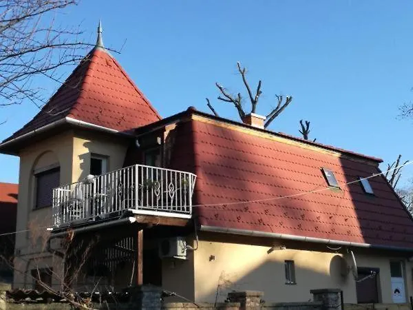 Smeraldo Emelet Appartement